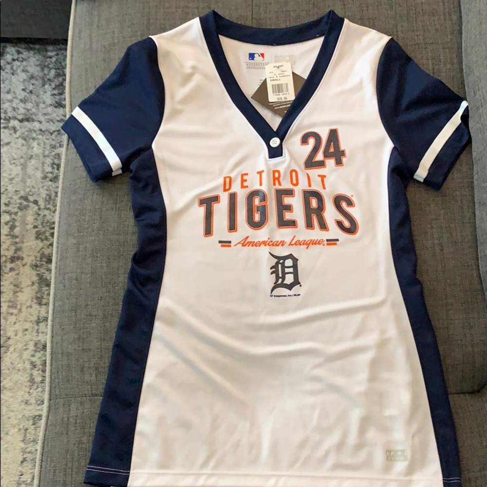 Detroit Tigers v-neck women’s “jersey”